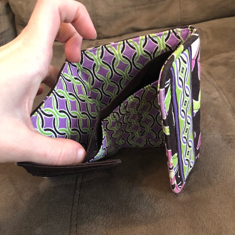 🤍🤍Vera Bradley Purple Punch Euro Wallet - Picture 4 of 4